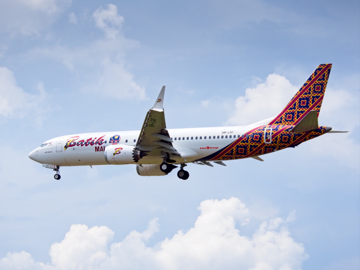 Пассажир Batik Air попытался открыть аварийный выход самолета на высоте 9 километров