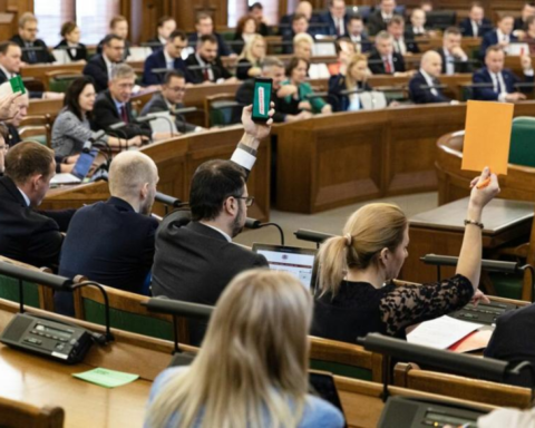 Премьер Латвии Кулбергс пытается убедить депутатов поддержать план стабилизации airBaltic