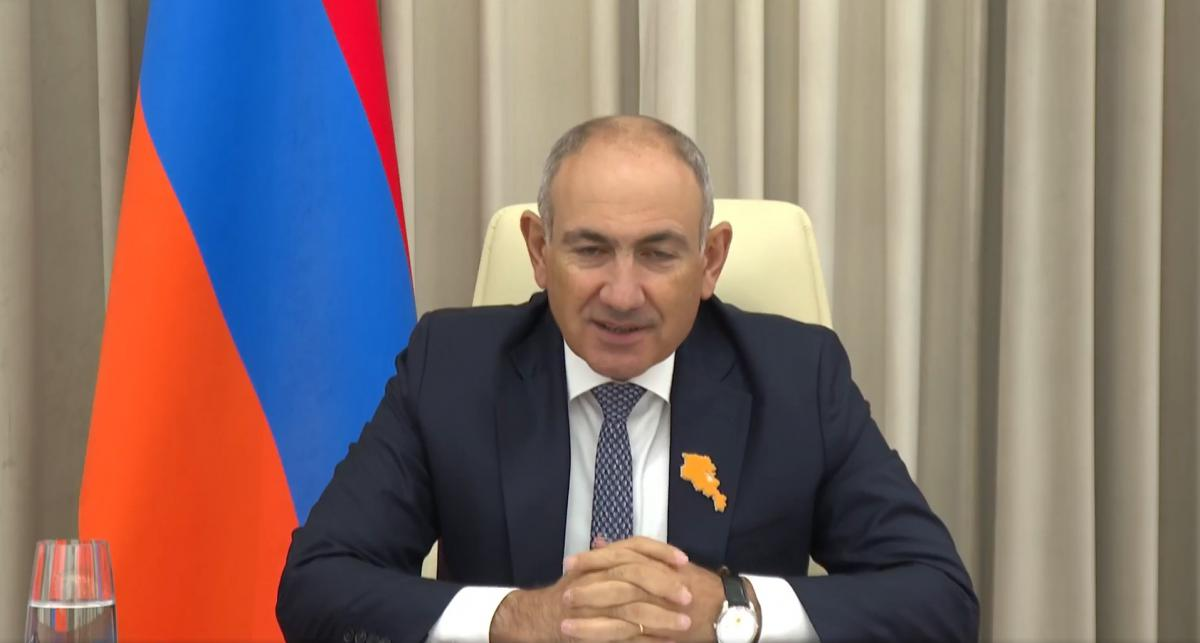 Премьер-министр Армении Никол Пашинян подал в отставку вместе с правительством