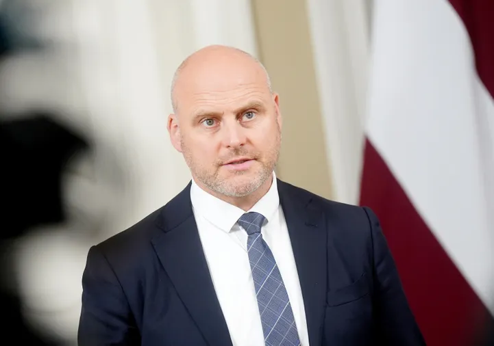 Премьер-министр Кулбергс предлагает условия для возобновления ВНЖ за инвестиции в Латвии