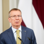 Президент Латвии Эдгар Ринкевич прервал отпуск из-за угрозы безопасности и выступит в Аглоне