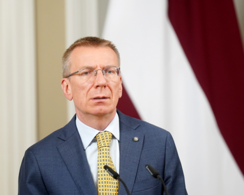 Президент Латвии Эдгар Ринкевич прервал отпуск из-за угрозы безопасности и выступит в Аглоне
