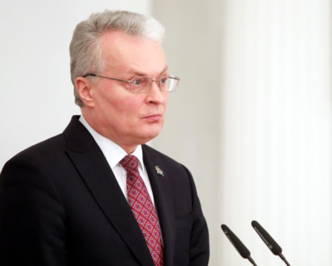 Президент Литвы сообщил о визите главы ЦРУ в Москву, но не стал его комментировать