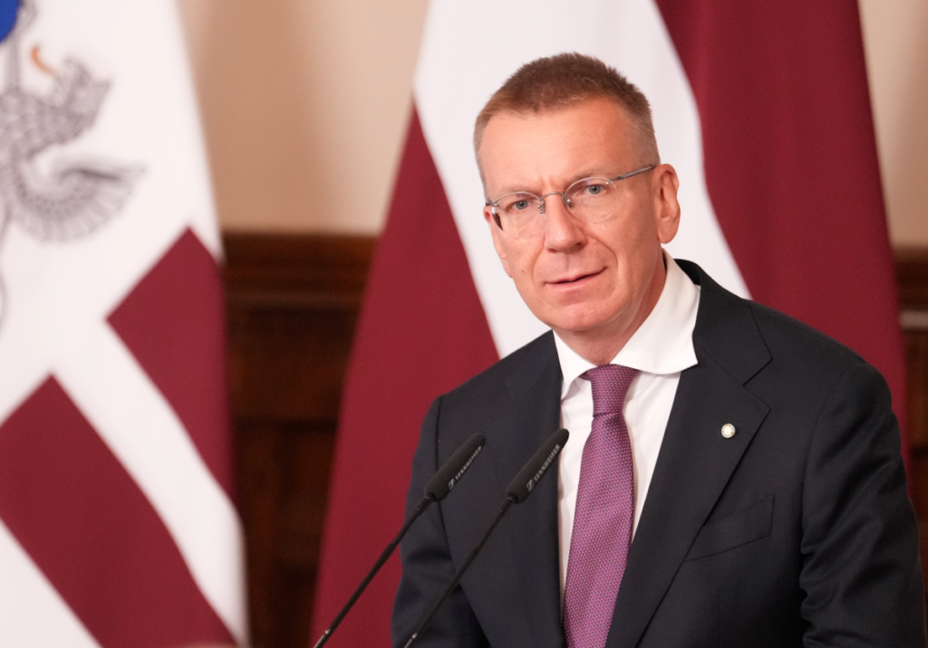 Президент Ринкевич обеспокоен чрезмерным упрощением инструкций в кризисные моменты