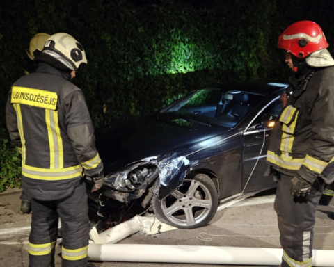 Пьяный иностранец устроил аварию на АЗС в Риге, скрывшись после ДТП