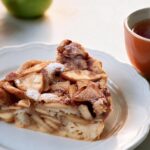 Рецепт осеннего пирога с карамелизированными яблоками