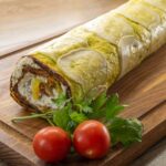 Рулет из кабачков с крабовыми палочками: простой и нежный рецепт