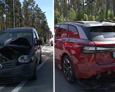 Семья из Чехии попала в ДТП под Ригой, завершив поездку в Эстонию