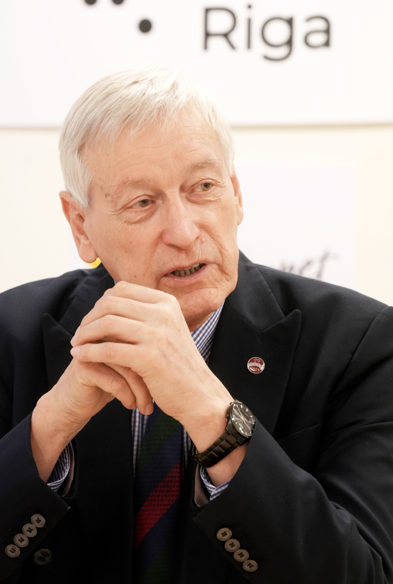 Шеф ЦРУ посетил Москву для предупреждения Кремля о возможном нападении на Латвию