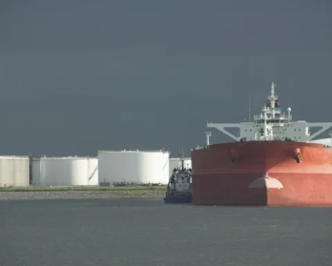 Стоимость перевозок нефти и фрахта достигла рекордных значений на фоне глобальных рисков