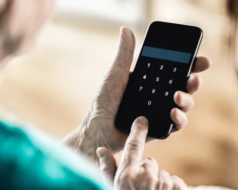 Swedbank предупреждает клиентов о фишинговой рассылке и рисках передачи данных