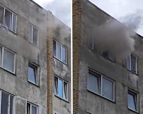 В Елгаве пожарные потушили пожар в закрытой квартире без пострадавших