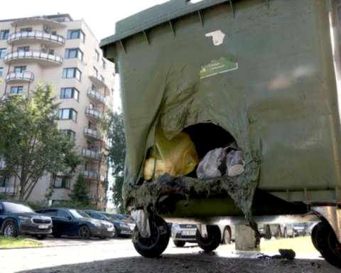 В Риге в мусорном контейнере вспыхнул пожар, жители обсуждают причины возгорания