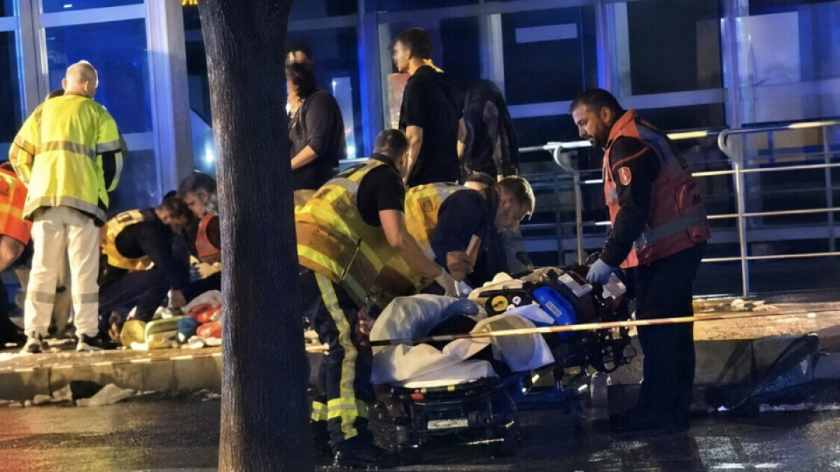 Во Франции 26-летний мужчина намеренно наехал на толпу, один погиб, семеро в критическом состоянии