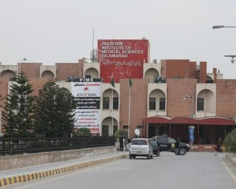 Взрыв в больнице Пакистана привёл к пожару и смерти 15 новорожденных детей