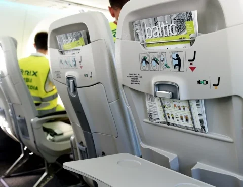 airBaltic меняет стратегию: отказывается от открытия новых маршрутов в пользу увеличения рейсов на популярных направлениях