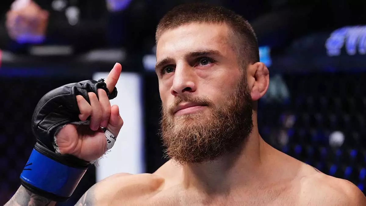 Александр Топурия проведёт бой с Сантьяго Луной на турнире UFC в Катаре 21 ноября