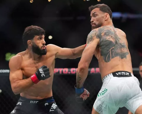 Арман Царукян нокаутирует Маурисио Руффи на турнире UFC 331 в Лос-Анджелесе