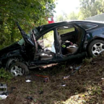 Авария под Саласпилсом: 73-летний водитель Audi в критически тяжелом состоянии после столкновения с грузовиком