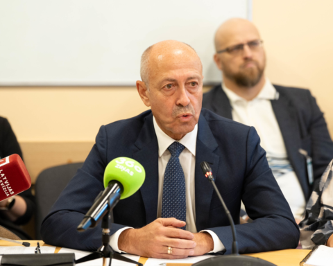 Буров: Рижская дума должна обеспечить открытость в планировании ремонтов Вантового моста