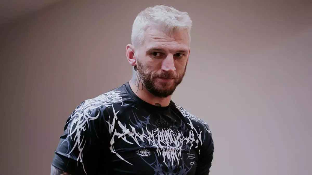 Дэн Хукер получит рекордный гонорар за бой с Саладином Парнассом на UFC Fight Night 287 в Париже