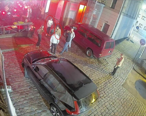 Государственная полиция ищет свидетелей нападения на молодого человека в Риге