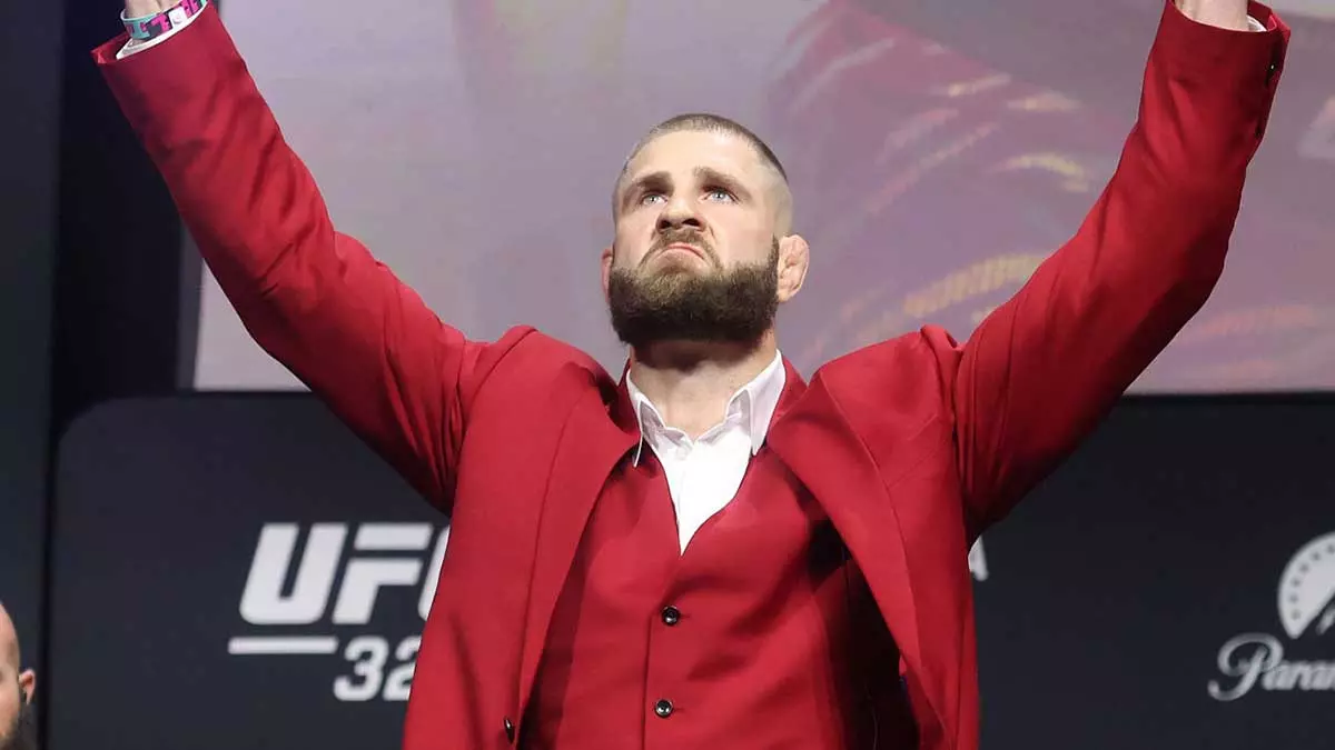 Иржи Прохазка готовится к бою против Навахо Стирлинга на турнире UFC в Катаре