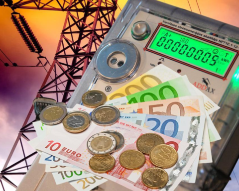 Latvenergo и Rīgas siltums предупреждают о возможном росте тарифов на теплоэнергию в Латвии