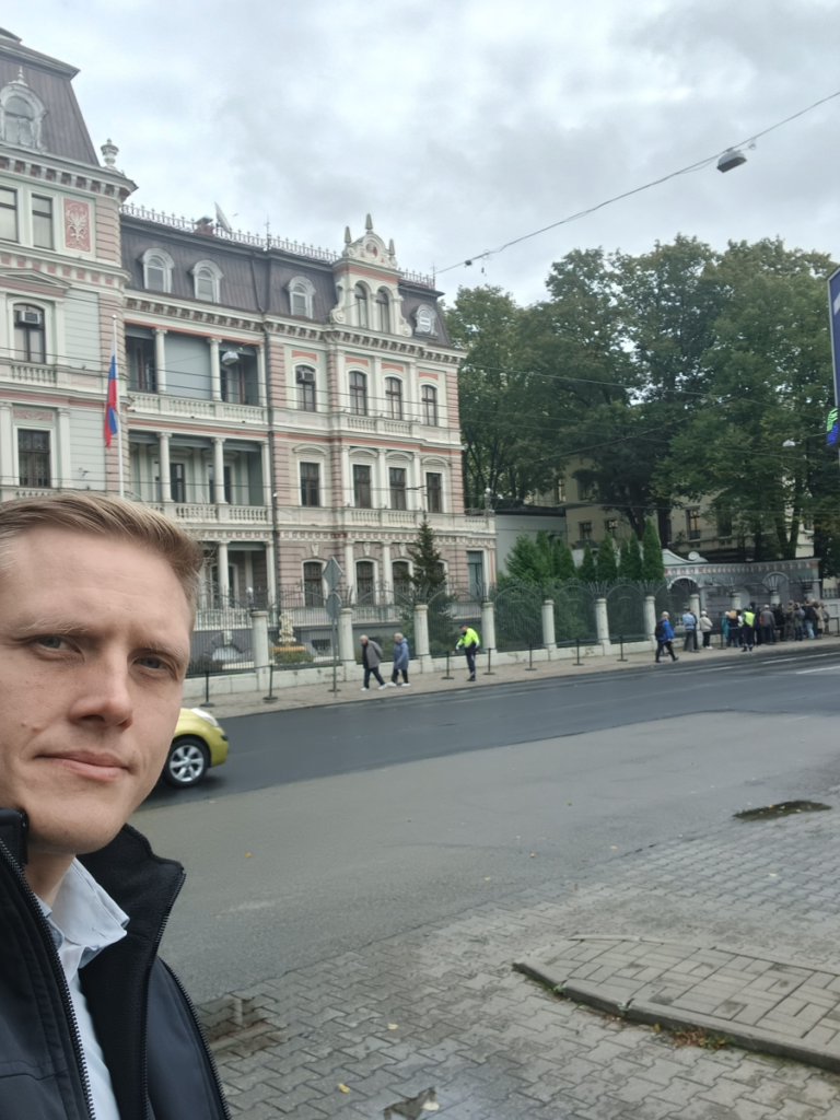 Министр МВД Латвии сообщил о низком интересе к выборам Госдумы России в Риге