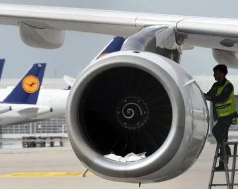 Правительство Латвии призывает Lufthansa активнее участвовать в судьбе airBaltic