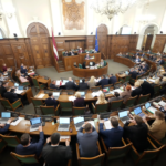 Правительство Латвии стремится срочно принять закон об астрономическом тарифе на транзит зерна
