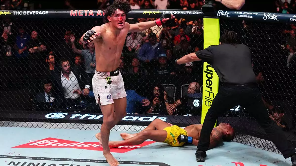 Раони Барселос пришёл в сознание после потери сознания на UFC Fight Night 289 в Лас-Вегасе