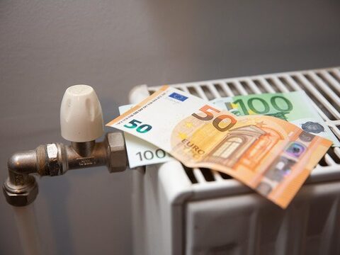 Rīgas siltums прогнозирует рост тарифов на отопление в Риге на 20-30% с декабря