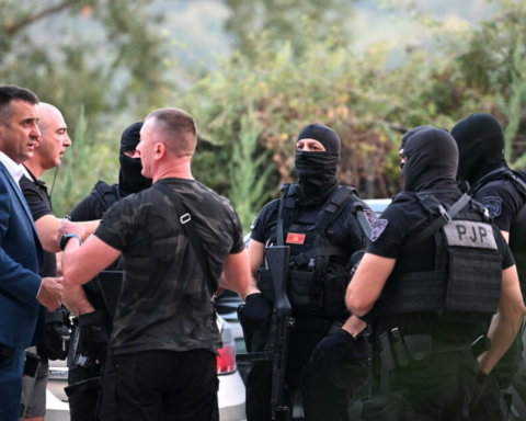 Россиянин покончил с собой после тройного убийства в Черногории, объявлен траур