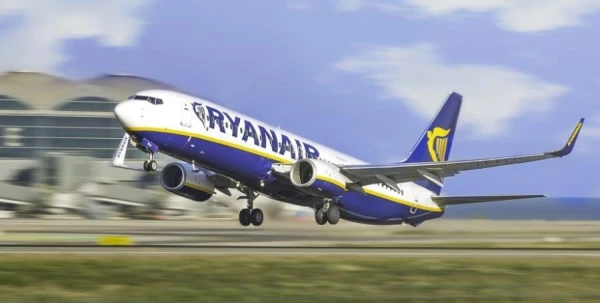 Ryanair предупреждает о трудностях конкурентов из-за высоких цен на нефть этой зимой