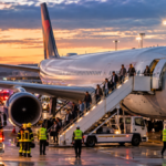 Самолет Delta Air Lines экстренно посадили в Португалию из-за дыма в салоне