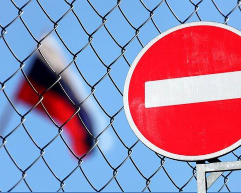 Трамп рассматривает возможность отмены санкций против России в обмен на политзаключённых