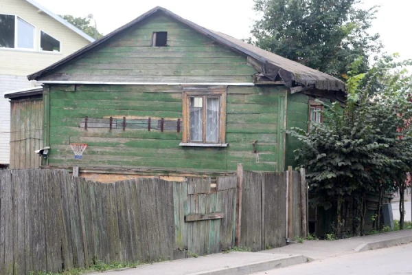 Треть жилой недвижимости Латвии экономически нецелесообразно восстанавливать, утверждает Минэкономики
