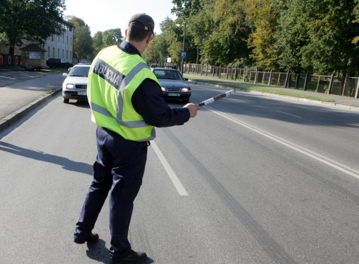 В Латвии за сутки зафиксировано 80 ДТП и задержано десять пьяных водителей