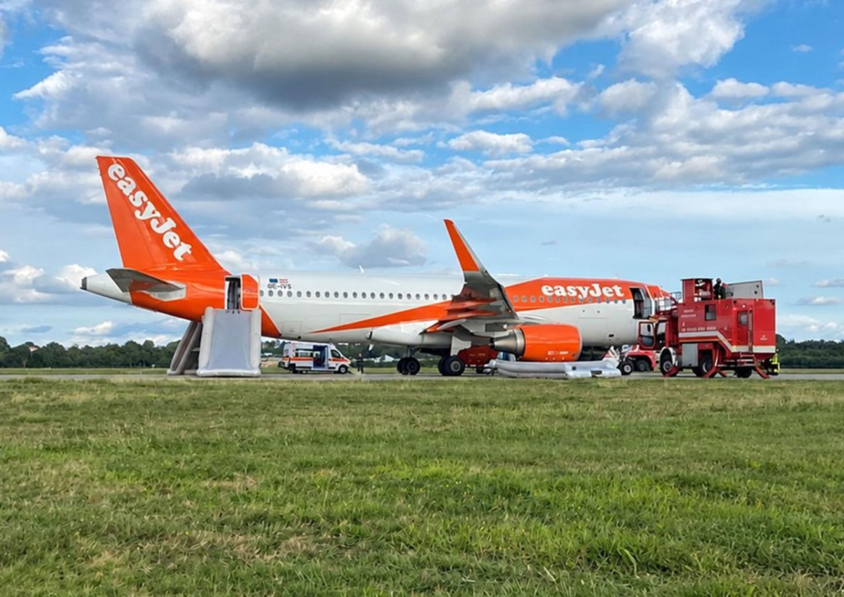 В Милане эвакуированы 146 пассажиров из-за возгорания самолета easyJet перед взлетом