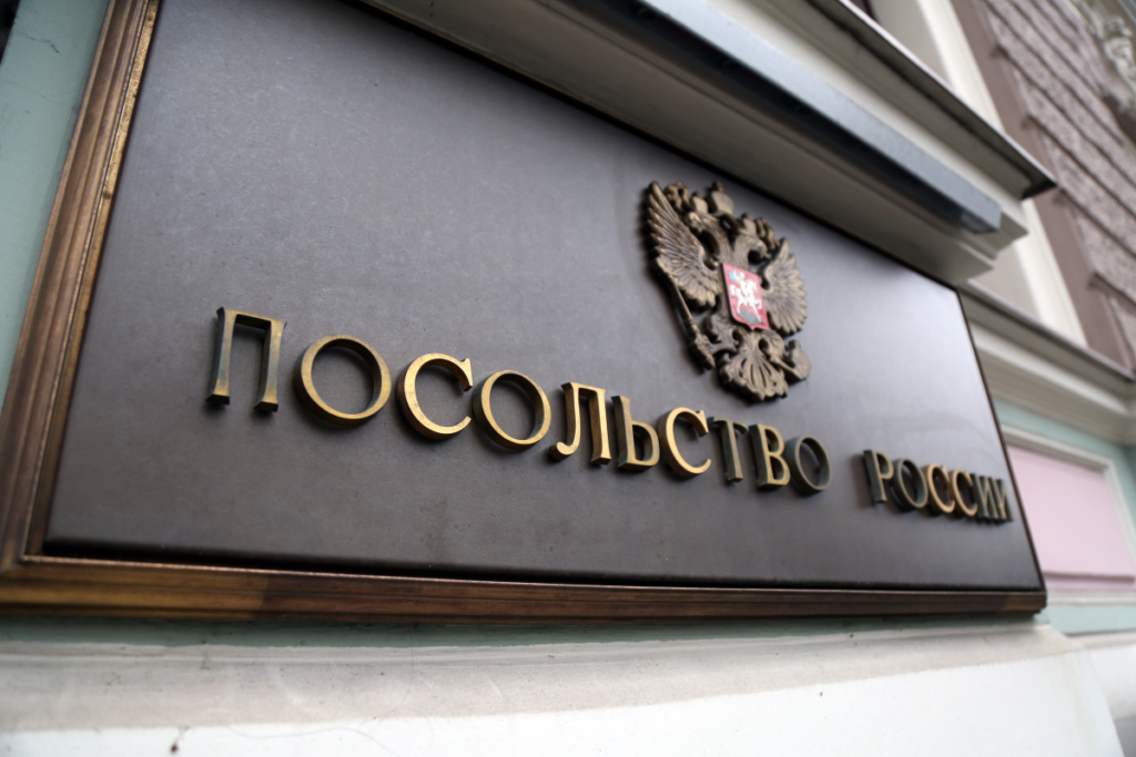 В Риге зарегистрировано участие 290 граждан России в выборах в Госдуму