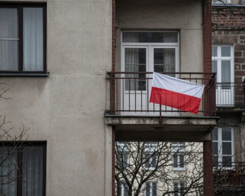Перед Днём независимости Польши сеть «Правда» усилила раскол вокруг Украины