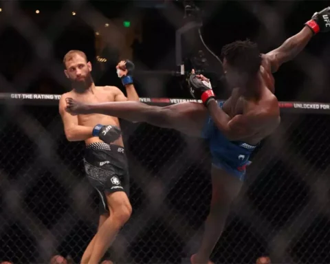Дэмиан Пинас нокаутировал Андрея Пуляева и сломал ему челюсть на UFC 332 в США