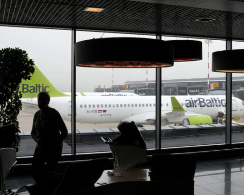 Государственное агентство занятости поможет сотрудникам airBaltic, которым грозит увольнение