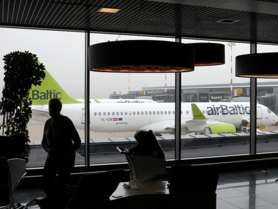 Государственное агентство занятости поможет сотрудникам airBaltic, которым грозит увольнение