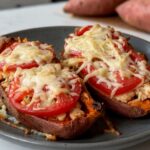 Лодочки из батата с куриным фаршем и сыром