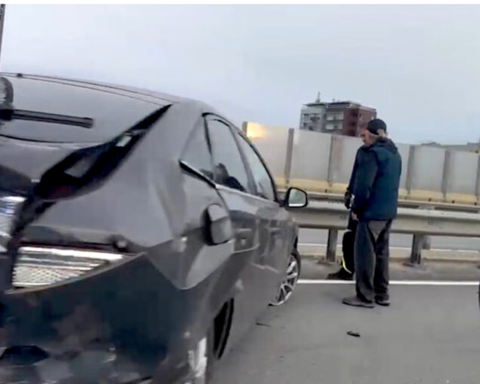 На Южном мосту в Риге произошло два ДТП подряд, оба без пострадавших
