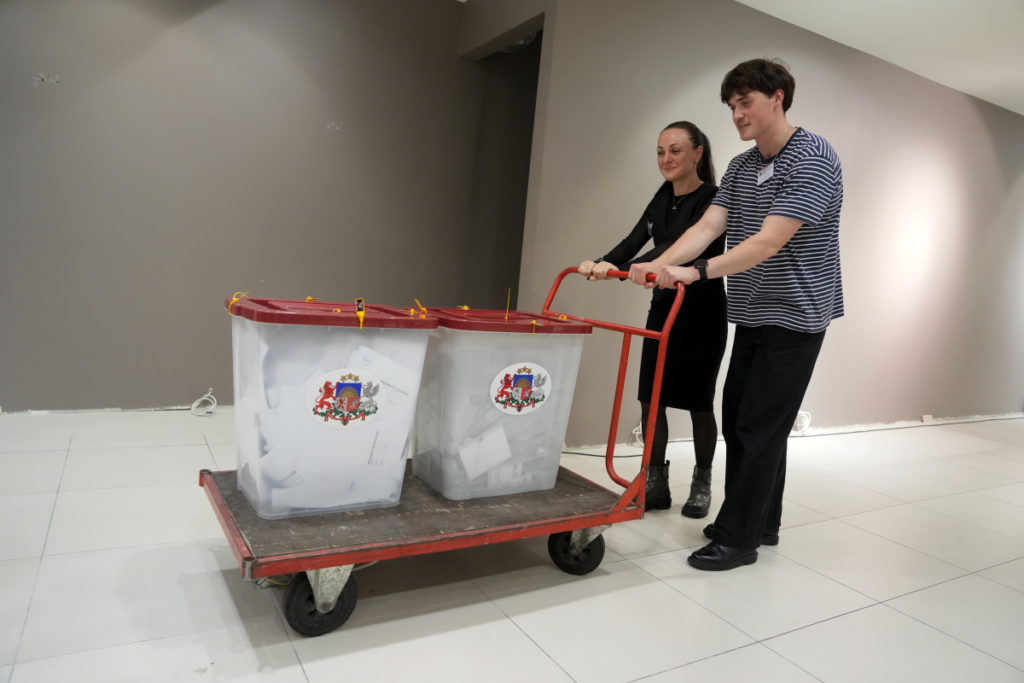 Первые данные elections 15-го Сейма Латвии фиксируют рекордно низкую явку в 50,81%
