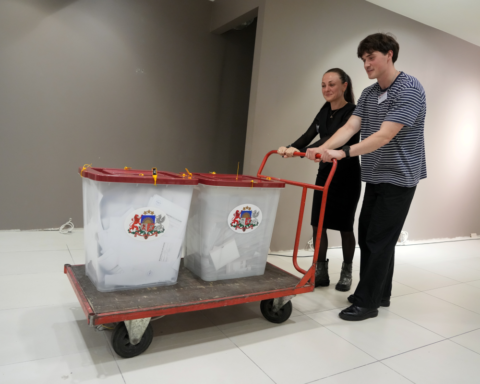 Первые данные elections 15-го Сейма Латвии фиксируют рекордно низкую явку в 50,81%