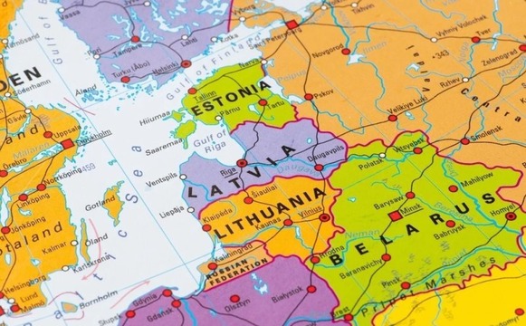 Печатная карта Латвии, Литвы, Эстонии и соседних стран Балтии.